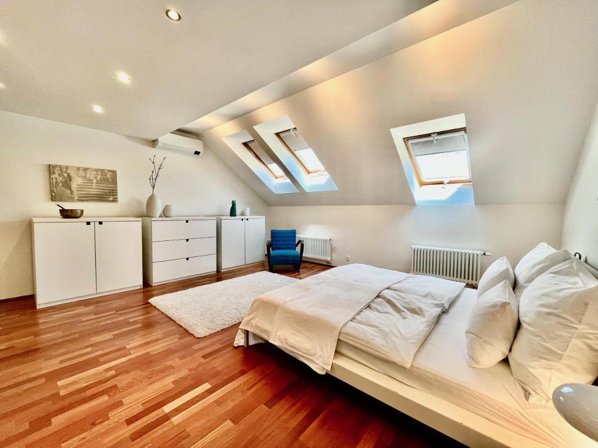 Luxury Penthouse Apartment Прага Екстер'єр фото