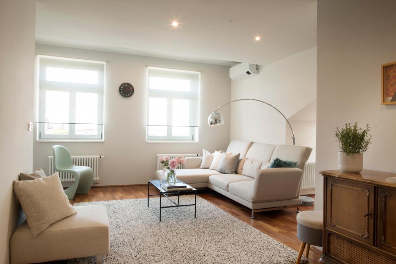 Luxury Penthouse Apartment Прага Екстер'єр фото