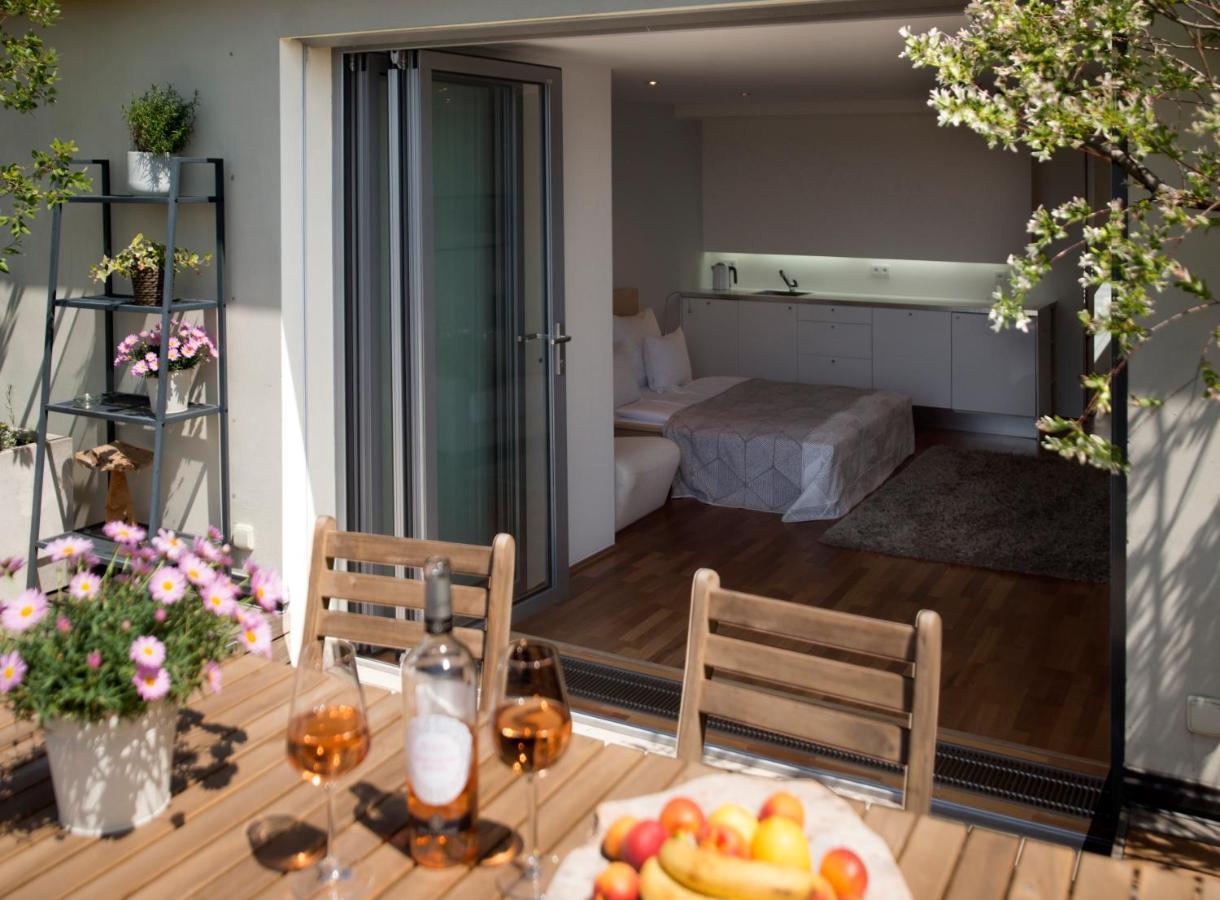 Luxury Penthouse Apartment Прага Екстер'єр фото