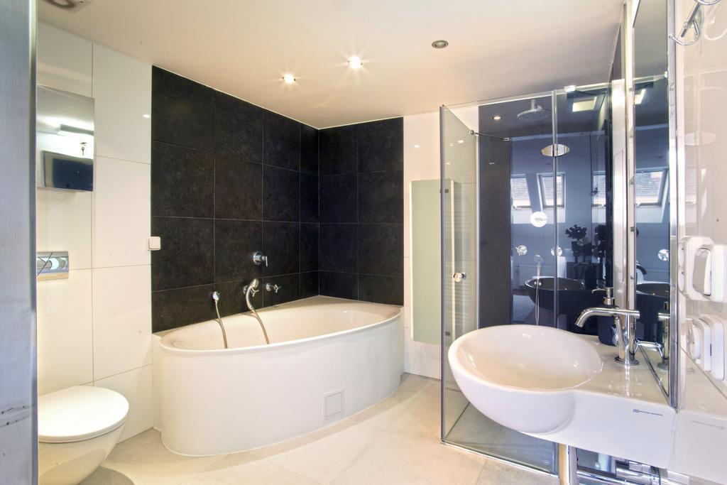 Luxury Penthouse Apartment Прага Екстер'єр фото