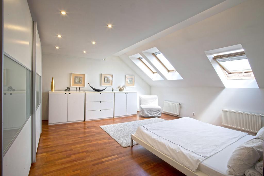 Luxury Penthouse Apartment Прага Екстер'єр фото